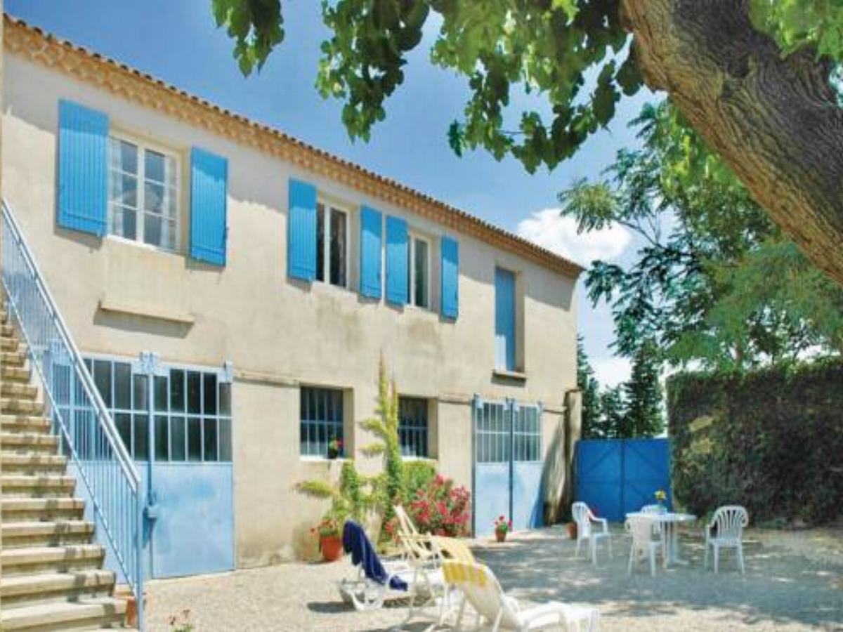 Four-Bedroom Holiday Home in Ste Cecile les Vignes