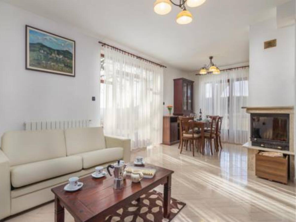 Four-Bedroom Holiday Home in Cerovlje