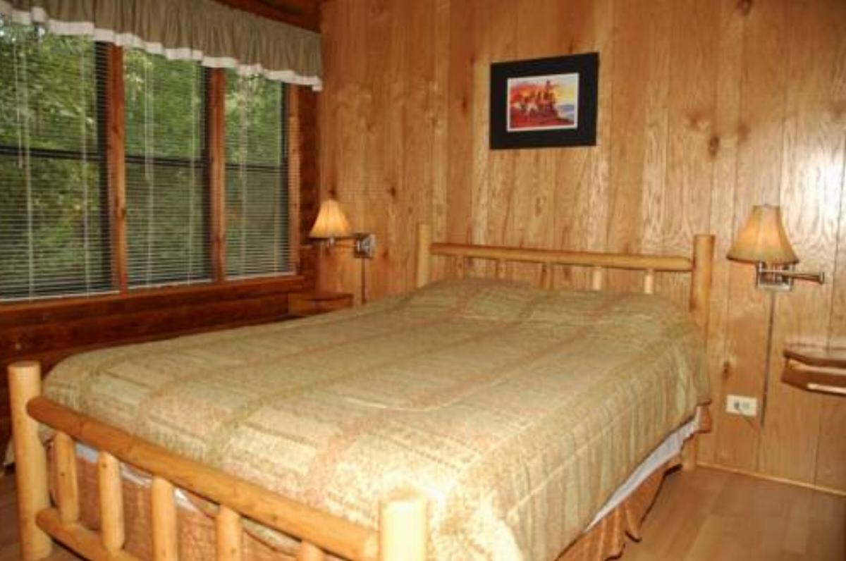 Carolina Landing Camping Resort Cabin 9