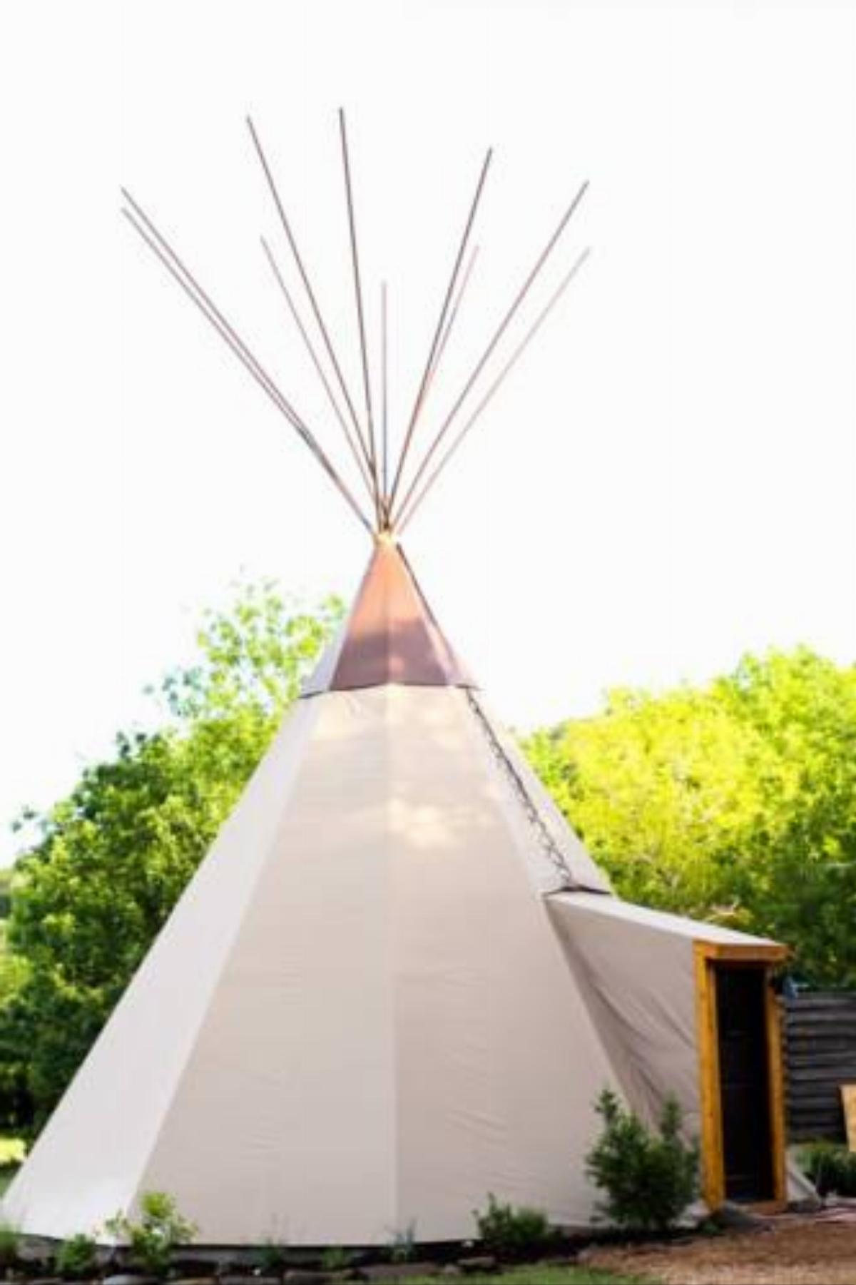 the Guadalupe - Tipi 4 Red Cloud Cabin
