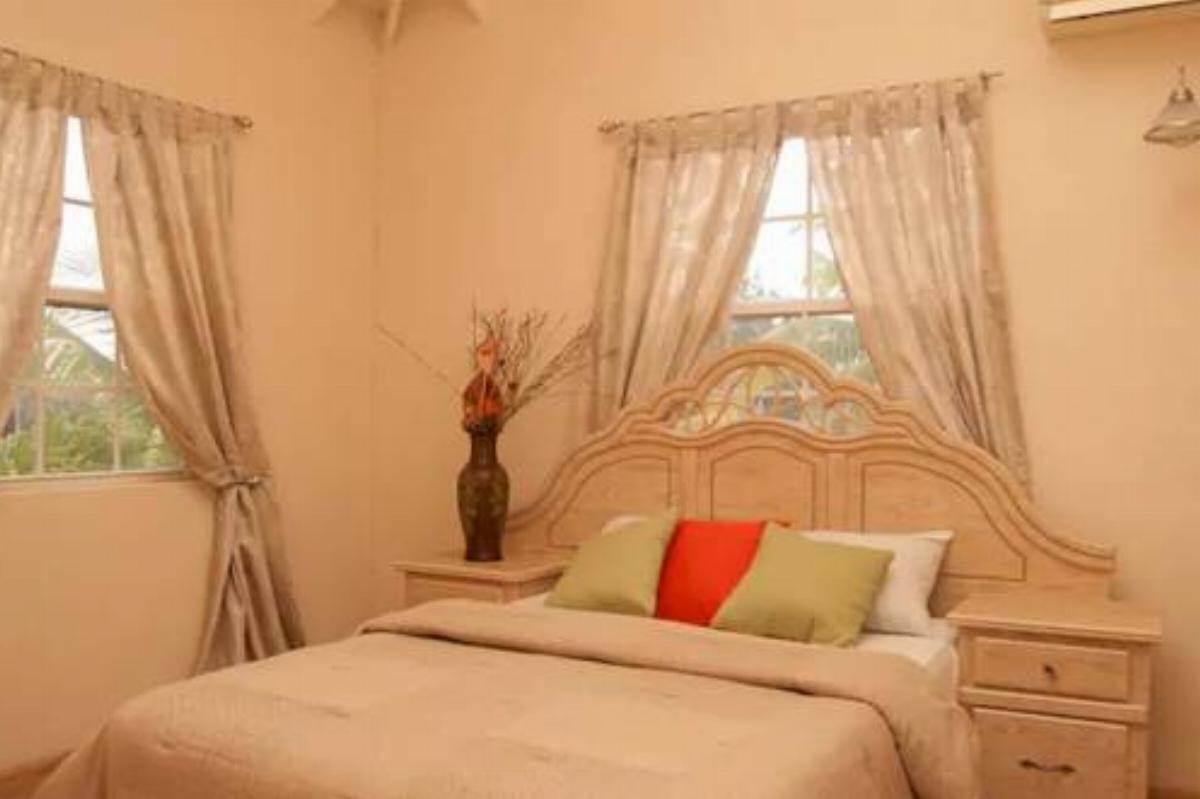 Stylish Villa-Country feel - 3 Ensuite Bedrooms