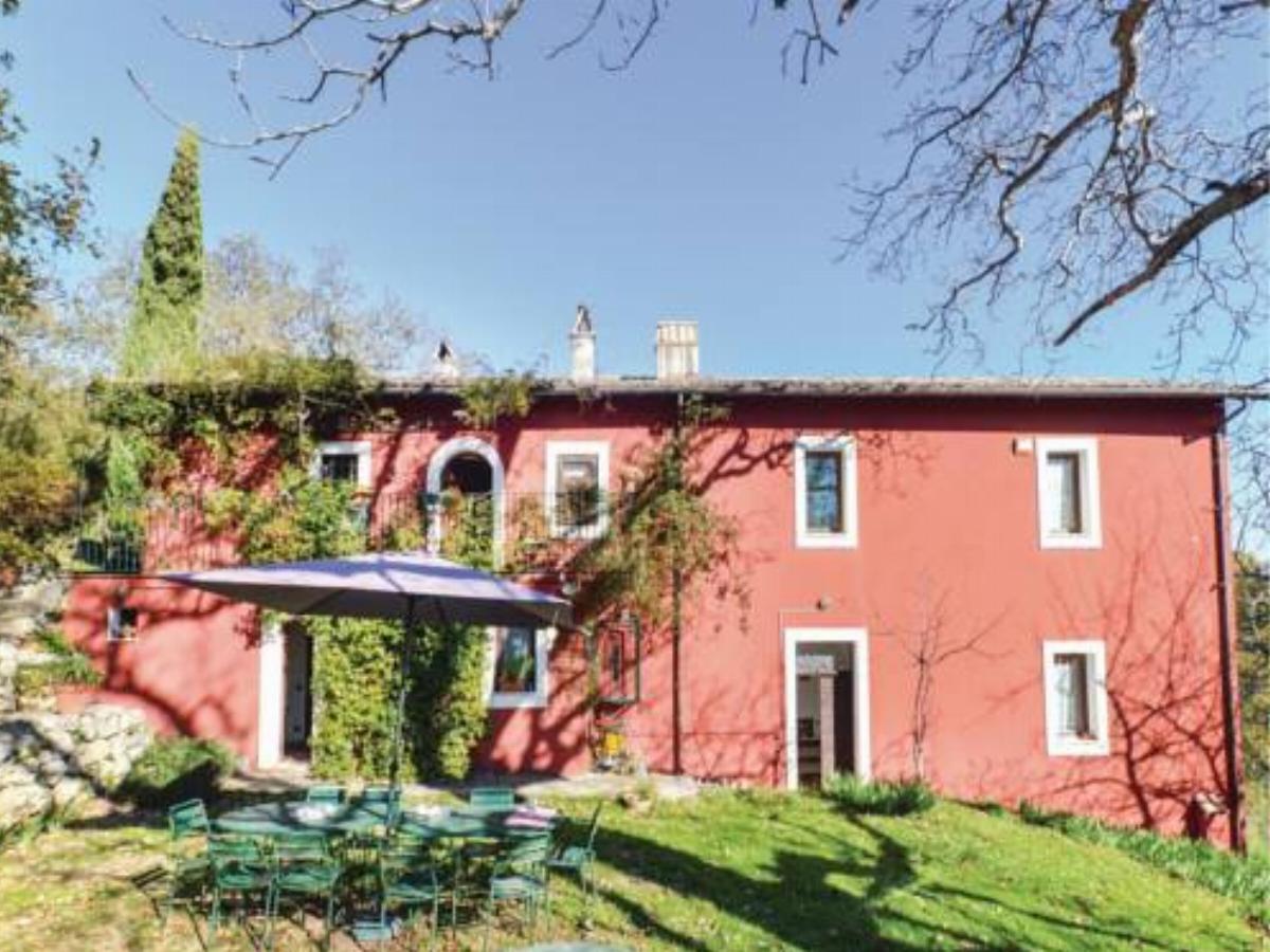 Six-Bedroom Holiday Home in Settefrati (FR)