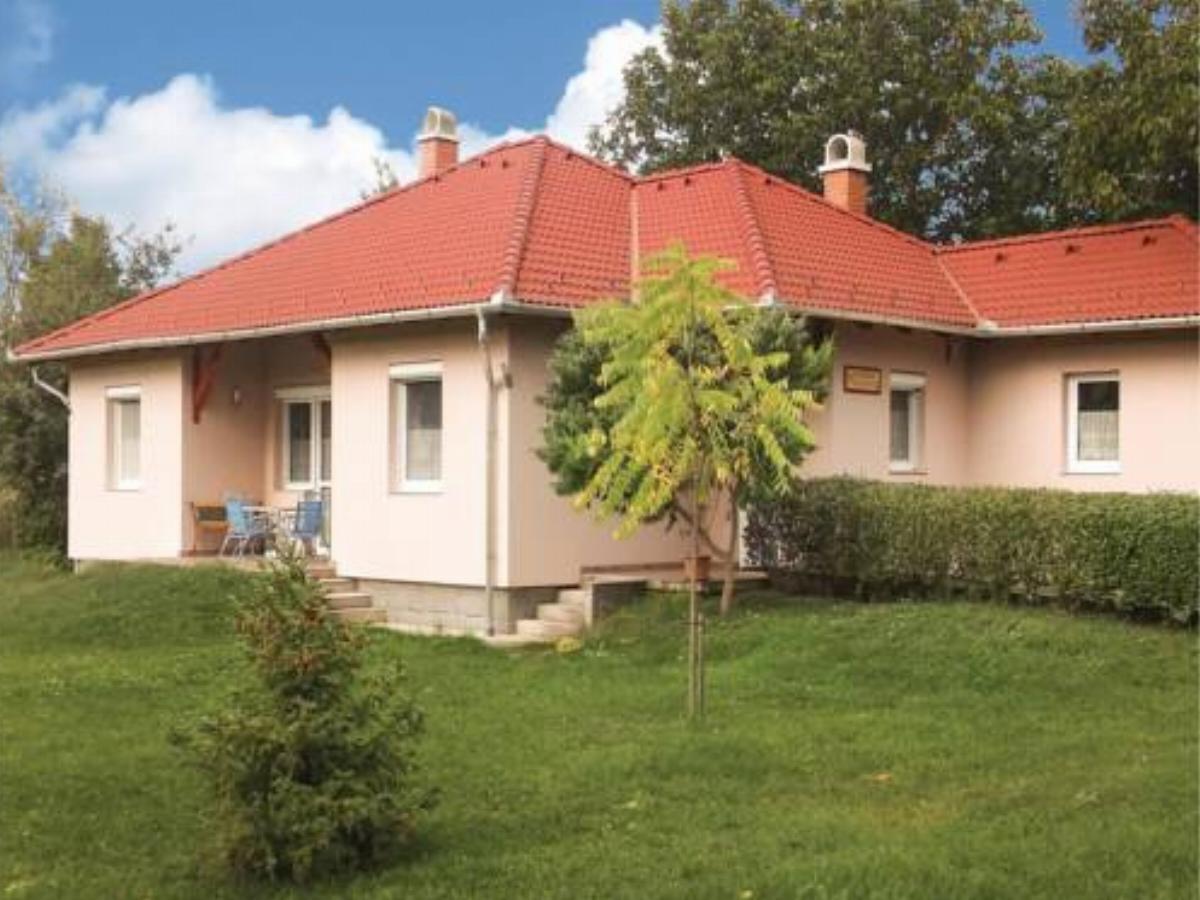 Three-Bedroom Holiday Home in Tordas