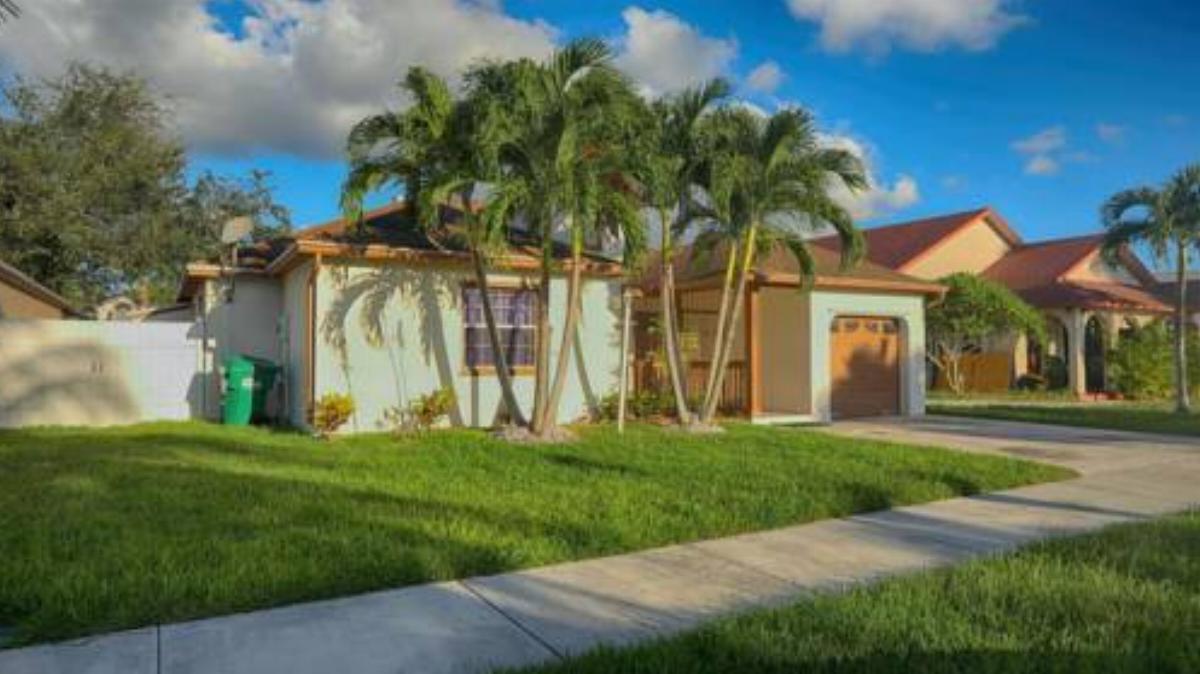 Spacious 4 Bedroom Miami Home Great For Getaways