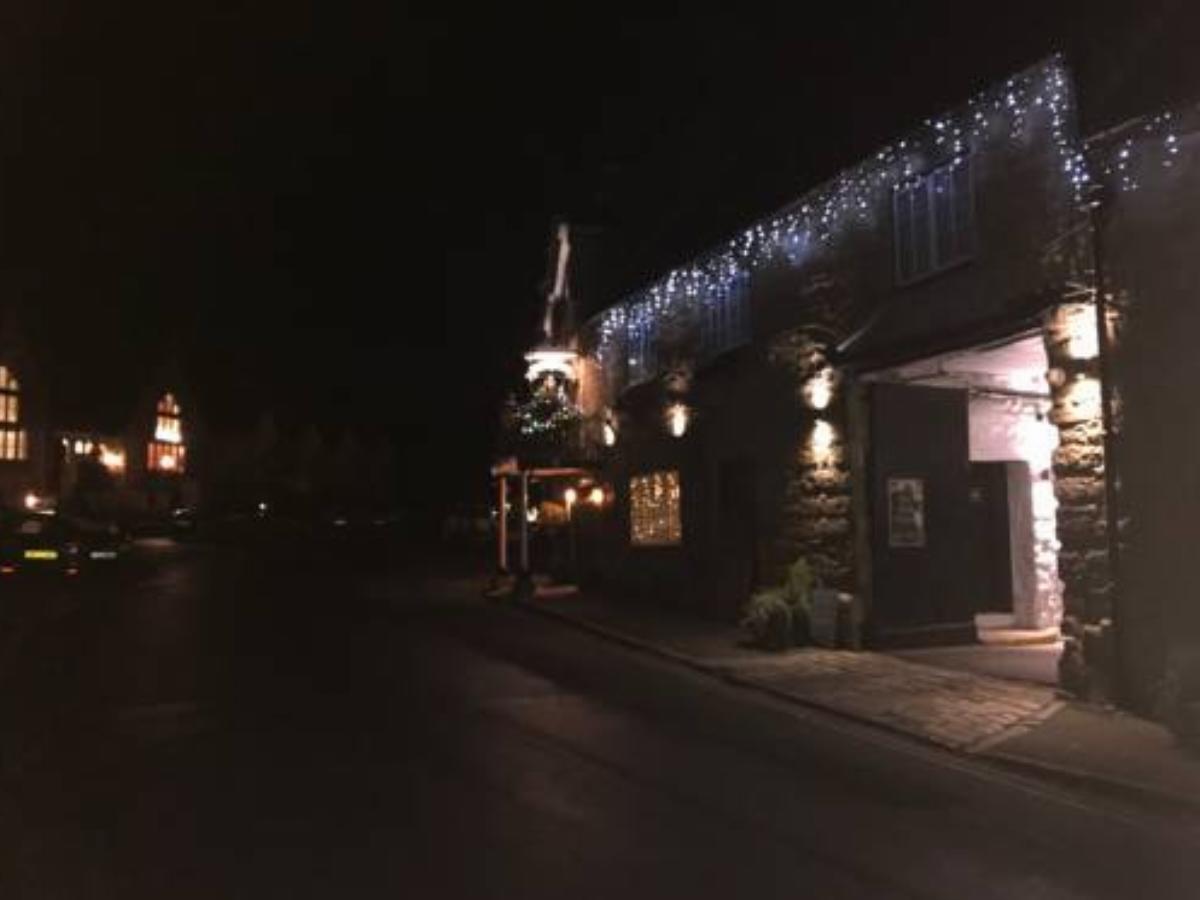 The Ilchester Arms Hotel