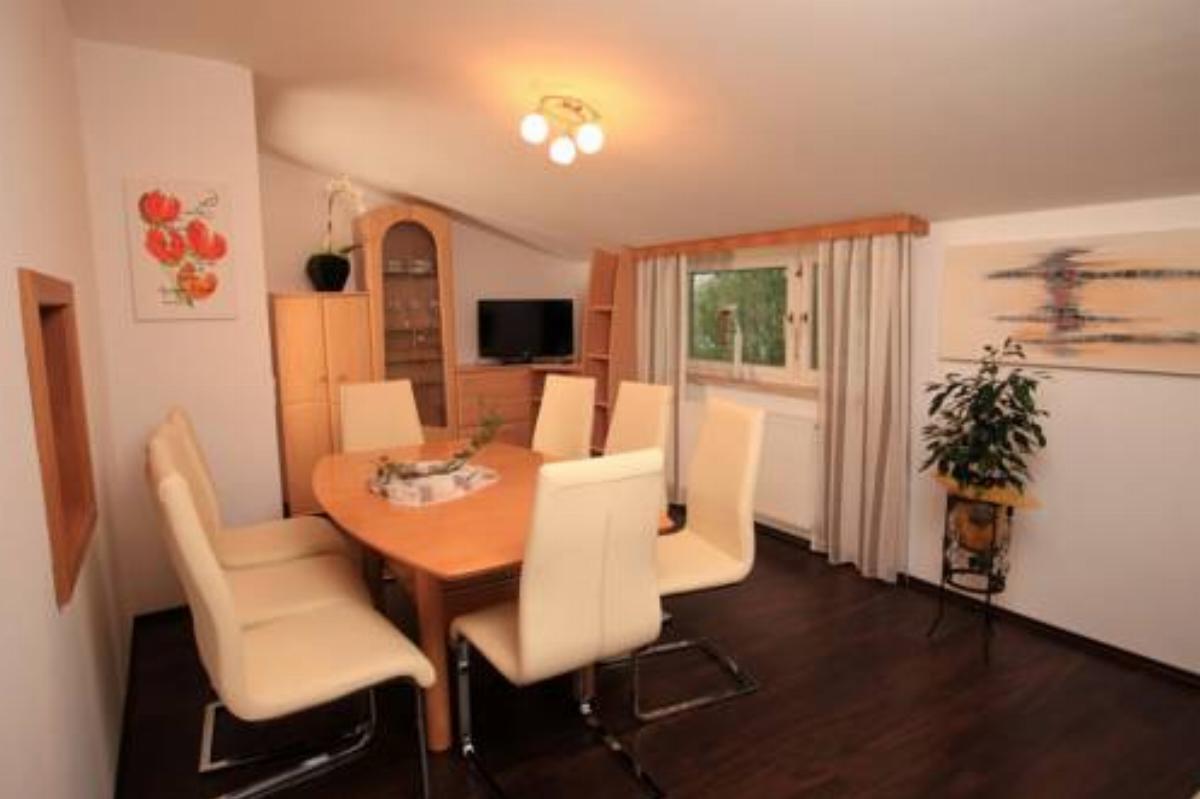 Two-Bedroom Apartment in Abfaltersbach I
