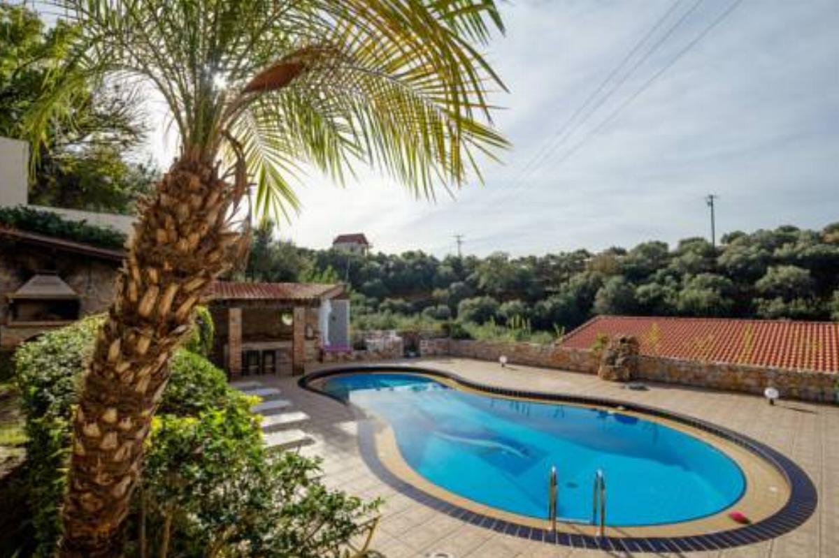 Dream Lux Flat with great Outdoors, Pool & Parking