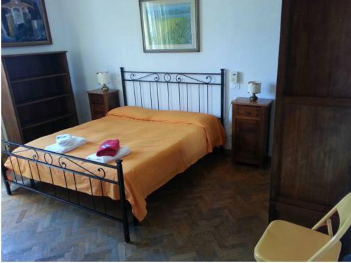 A Due Passi Dal Centro Bed and Breakfast Hotel Pisa Italy