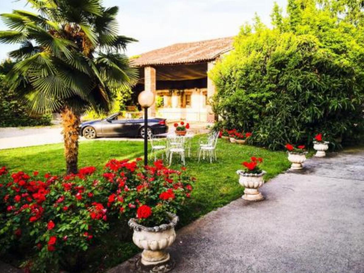 A Villa Esperia Bed and Breakfast Hotel Isola della Scala Italy