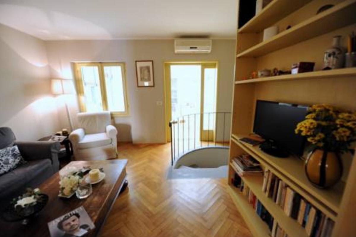Acacia your home in Florence - Apartment Camelia Hotel Florence Italy