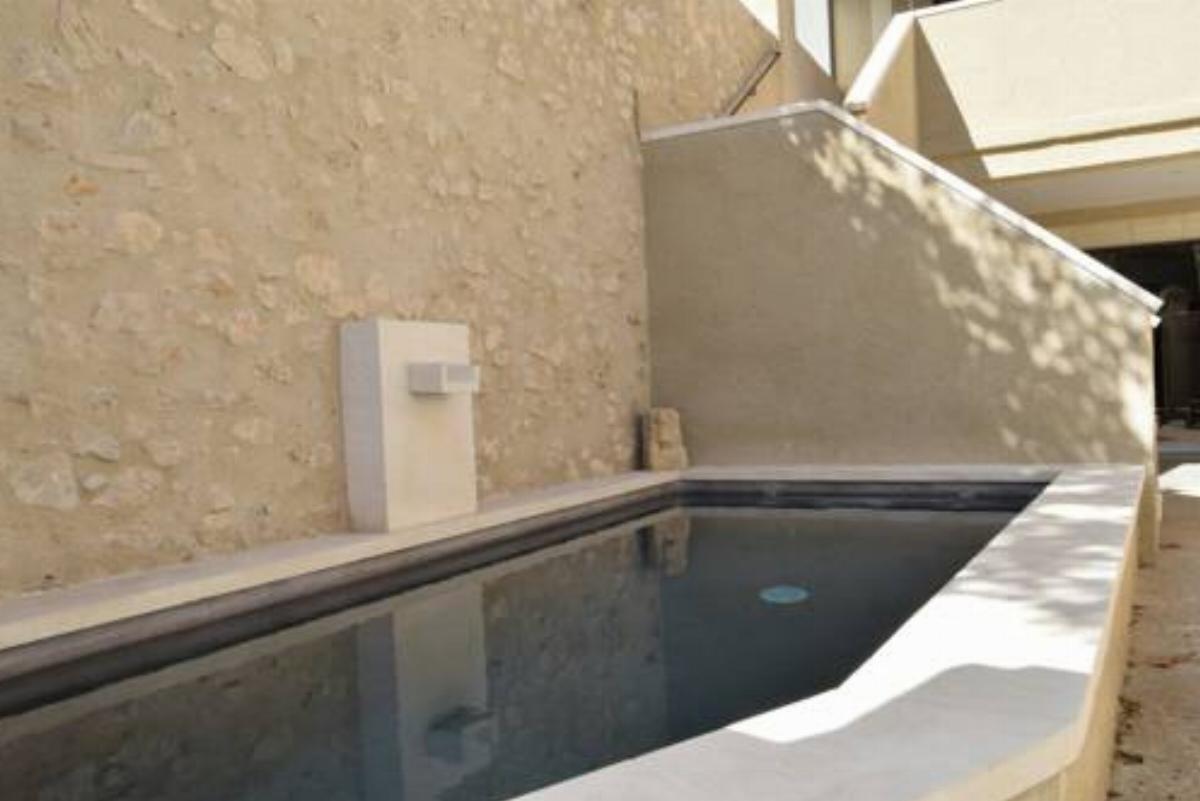 ACCENT IMMOBILIER - Maison Dard, piscine chauffée 8 personnes Hotel Eygalières France