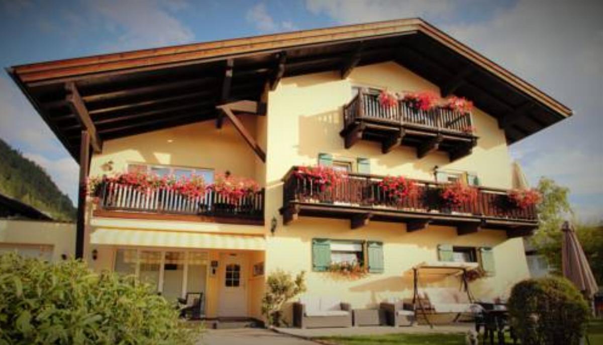 Alpenlandhaus Menardi Hotel Seefeld in Tirol Austria