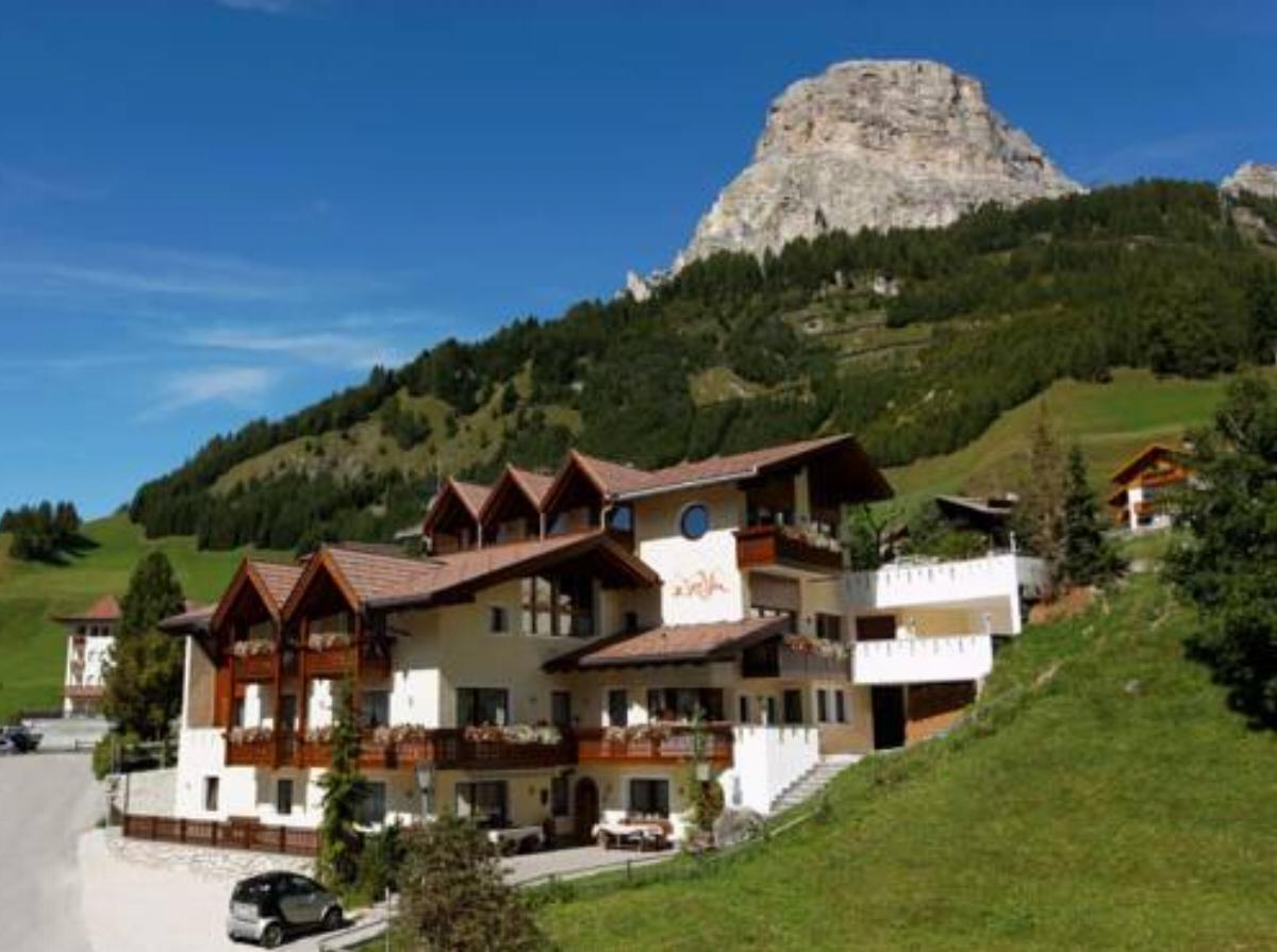 Alpin Apartments Hotel Colfosco Italy