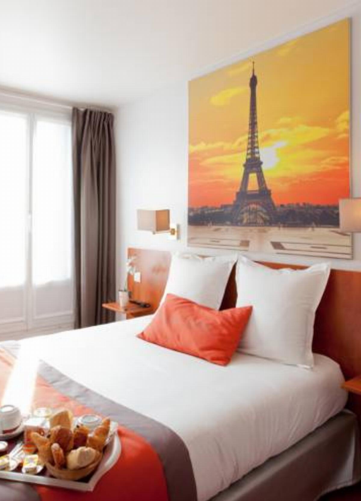 Alyss Saphir Cambronne Eiffel Hotel Paris France