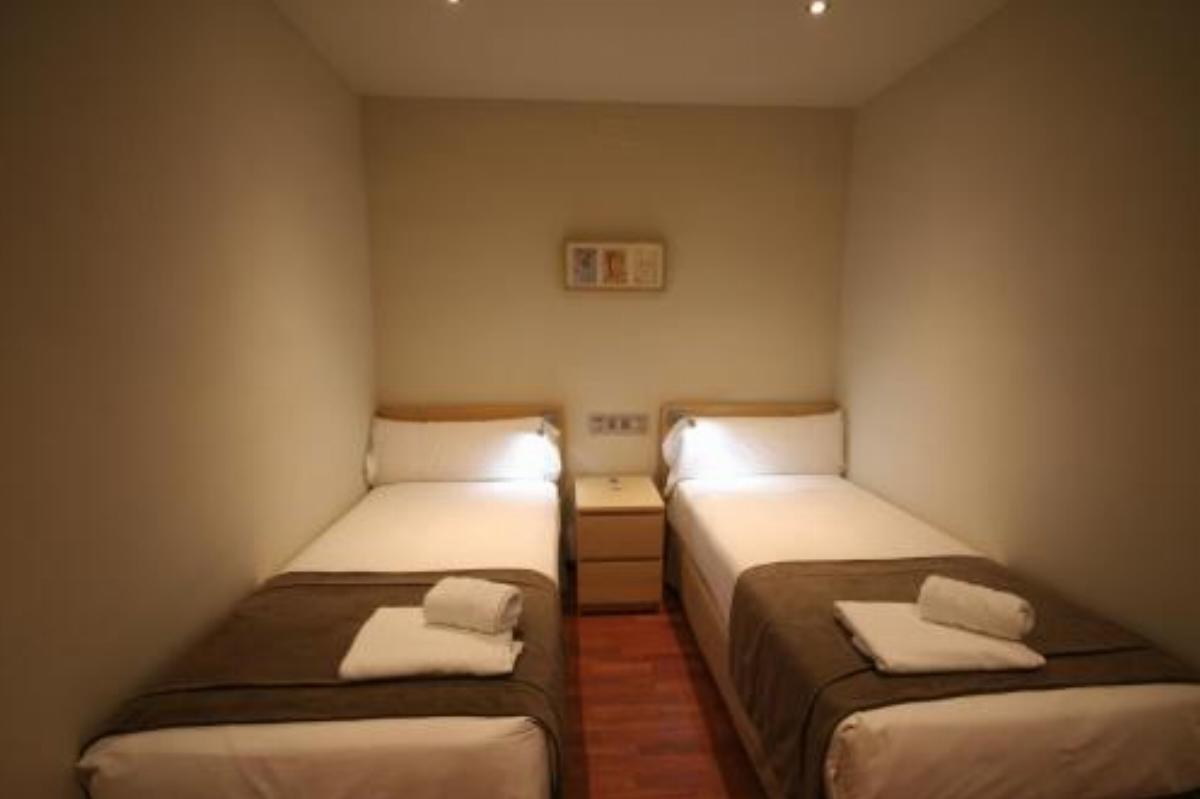 Apartamentos Turisticos Madanis Hotel Hospitalet de Llobregat Spain