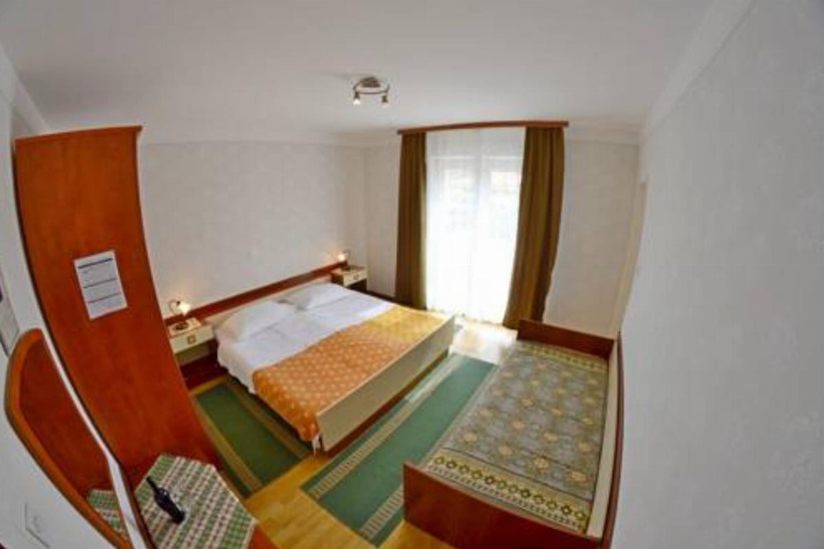 Apartment and Rooms Ruža Hotel Banjol Croatia
