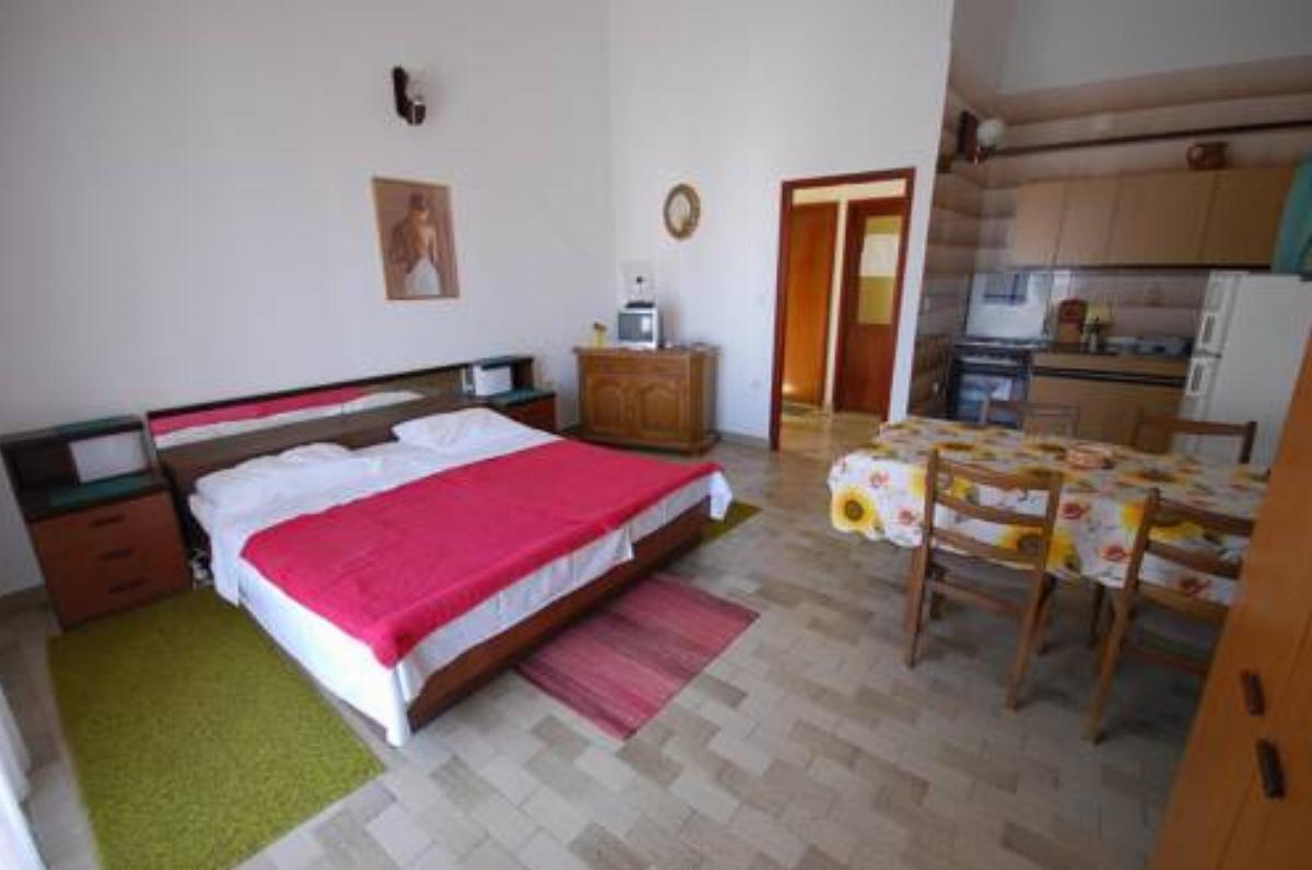 Apartment Cosabic Hotel Njivice Croatia