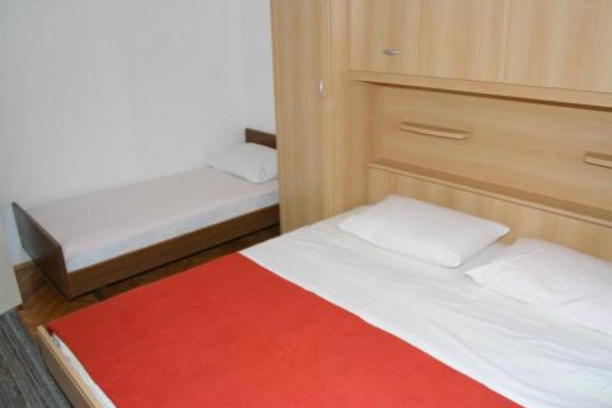 Apartment Duce 2731b Hotel Dugi Rat Croatia