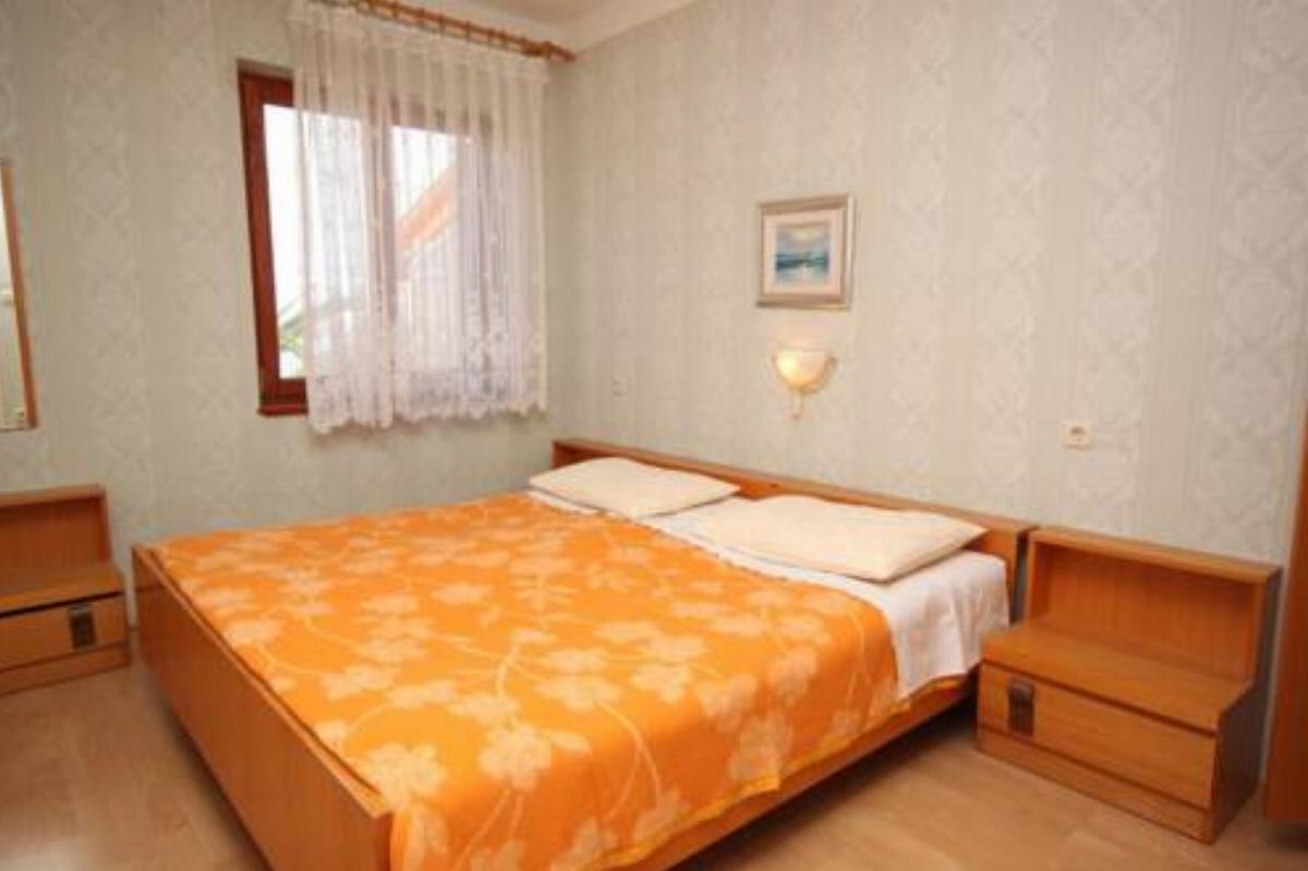 Apartment Jakisnica 6424a Hotel Lun Croatia