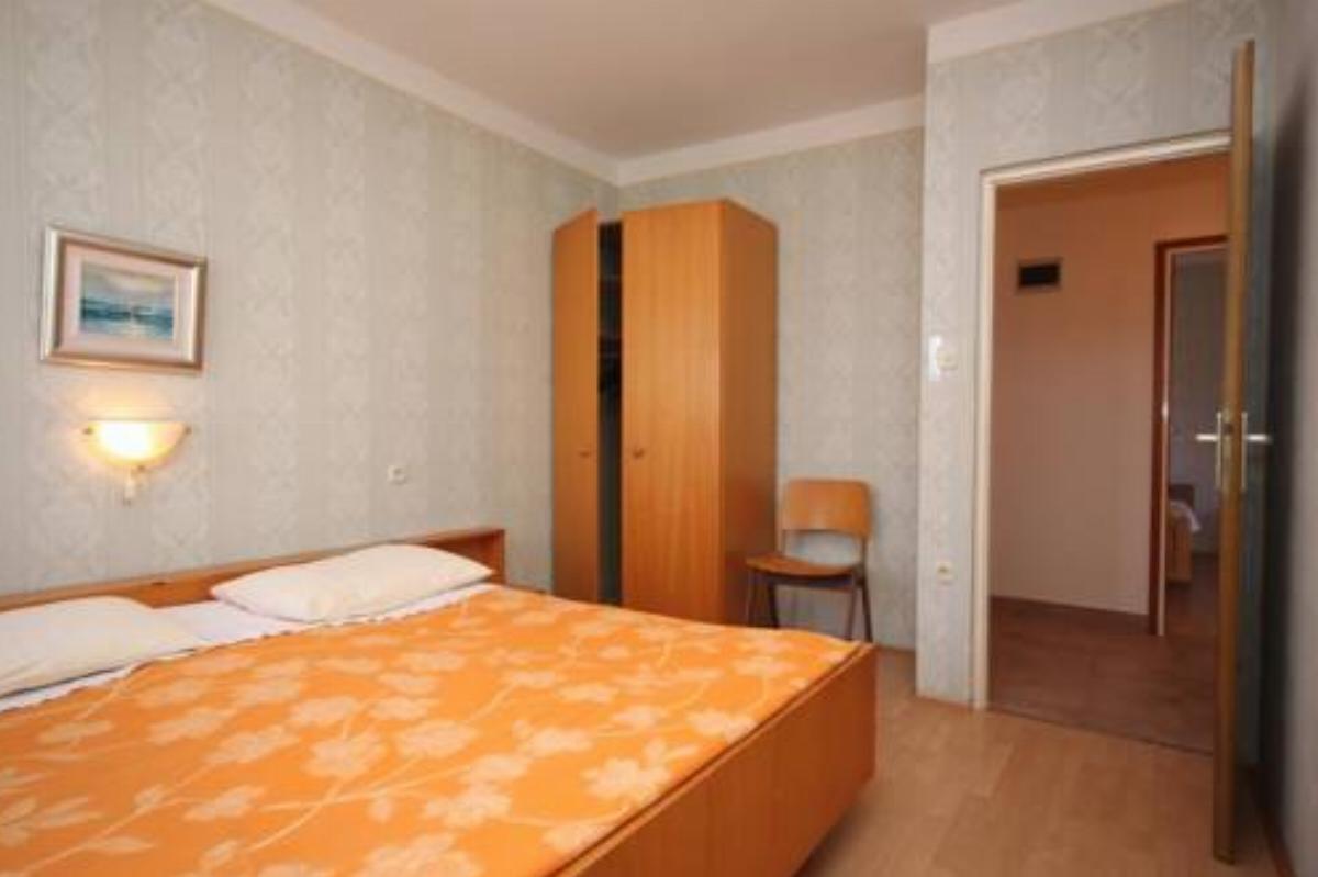 Apartment Jakisnica 6424a Hotel Lun Croatia