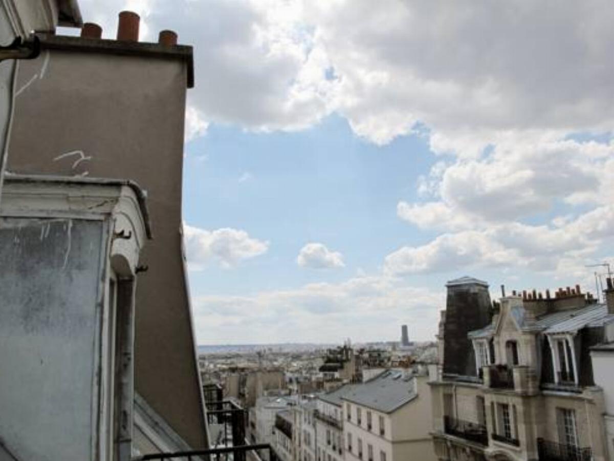 Apartment Montmartre Lepic Balcony Hotel Paris France