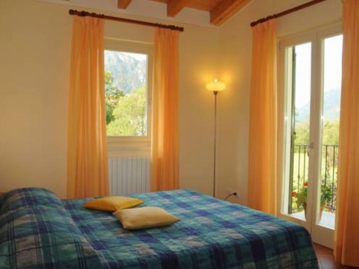 Apartment Residence Vico - Large Sweet Hotel Crone Italy