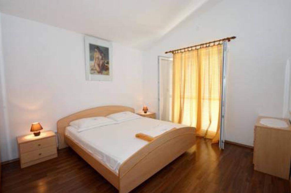 Apartment Suhi Potok 11401a Hotel Jesenice Croatia