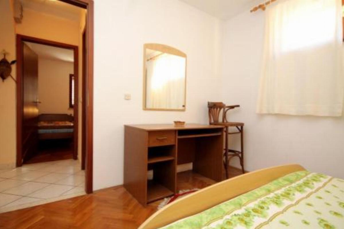 Apartment Tri Zala 9317c Hotel Žrnovo Croatia