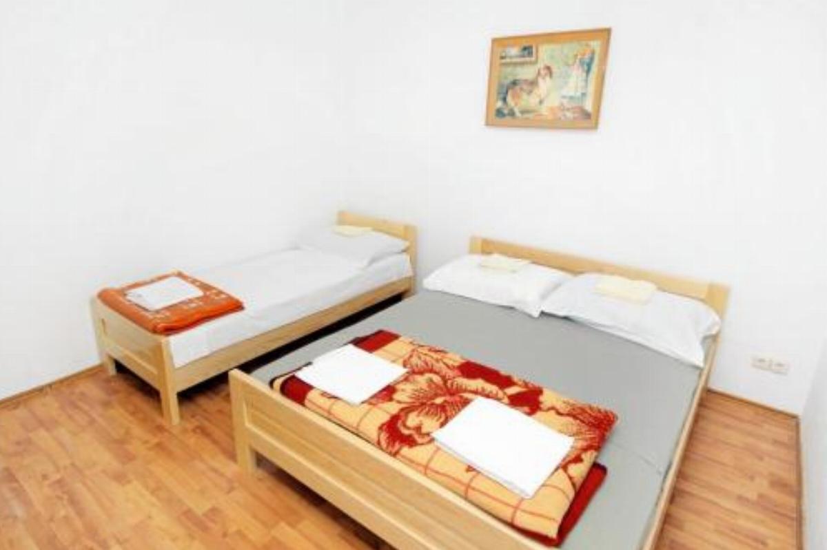 Apartment Uvala Skozanje 5713b Hotel Gdinj Croatia
