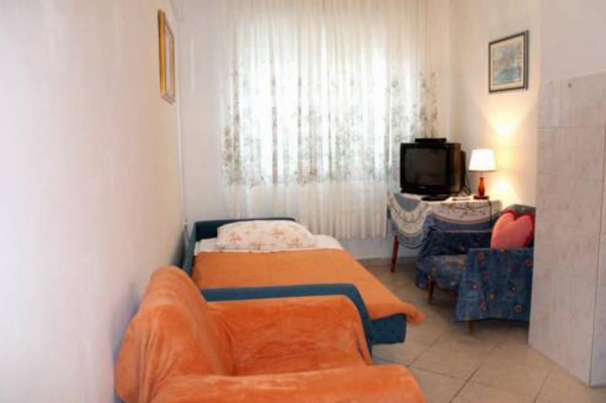 Apartment Uvala Zarace 2047b Hotel Gdinj Croatia