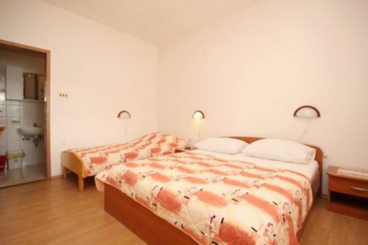 Apartment Zaklopatica 8393b Hotel Lastovo Croatia