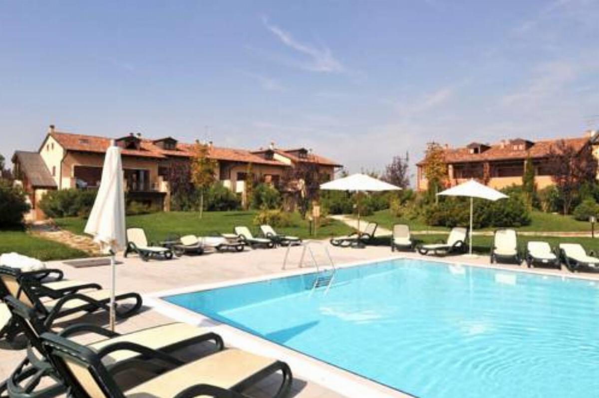 Apartments in Castelnuovo del Garda/Gardasee 22087 Hotel Castelnuovo del Garda Italy
