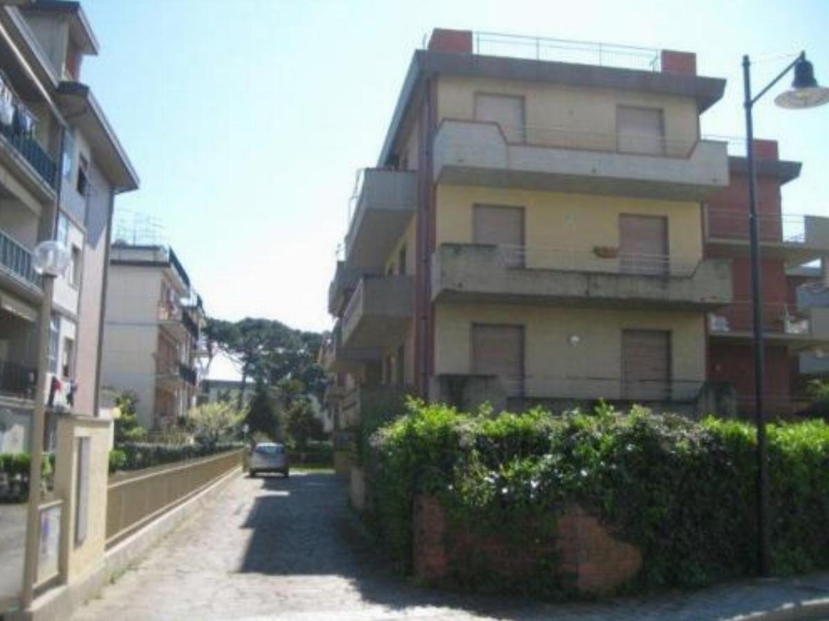 Appartamento In Villa Manuela Hotel Marinella di Sarzana Italy