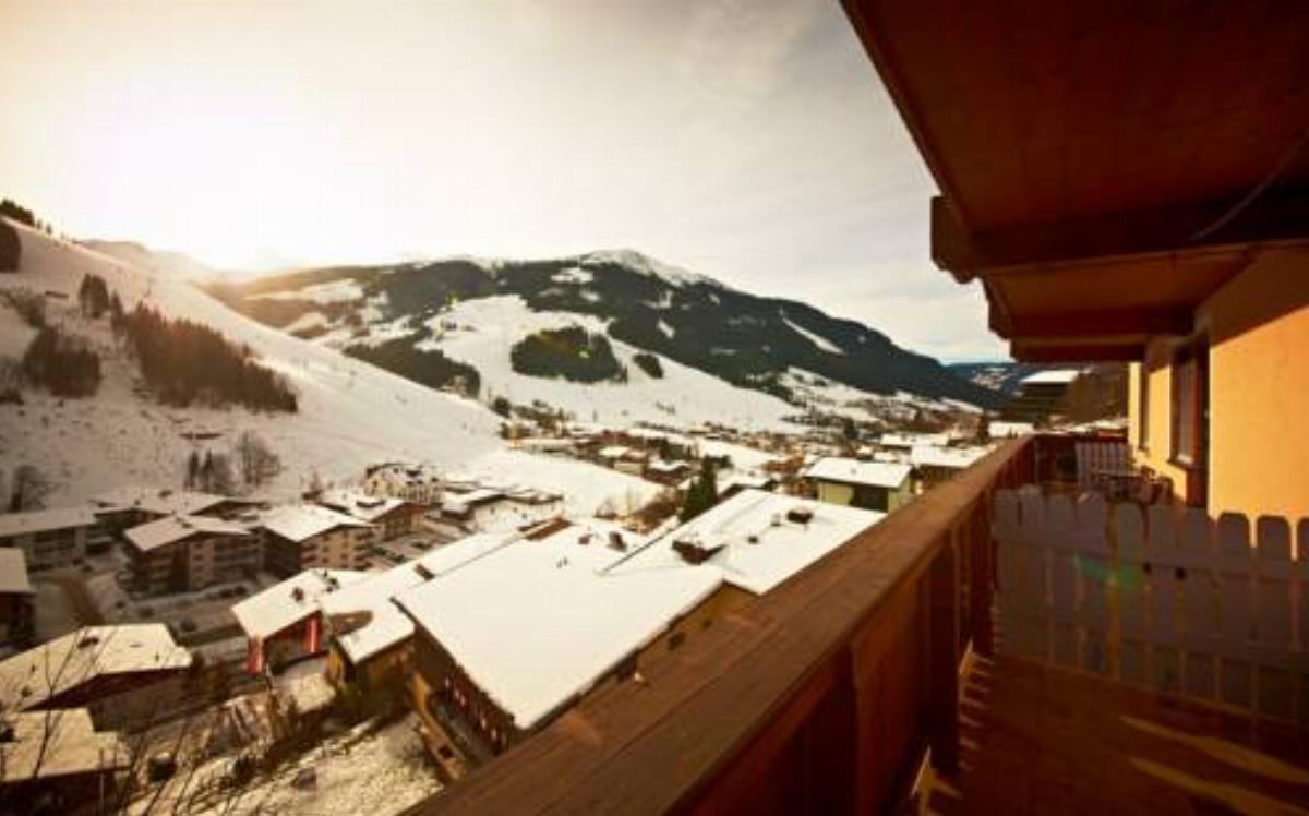 Appartements Julia by Easy Holiday Hotel Saalbach Hinterglemm Austria