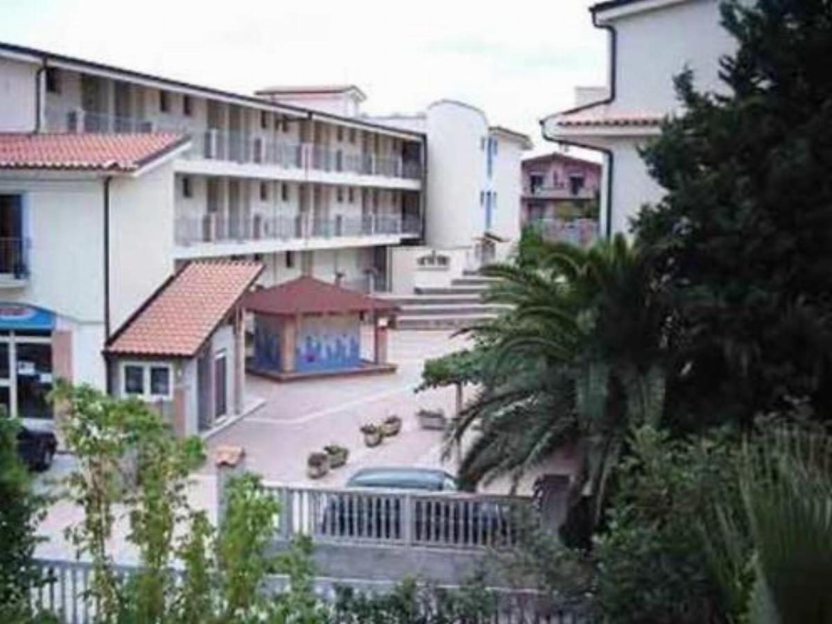Aquamarine Residence Hotel Davoli Italy