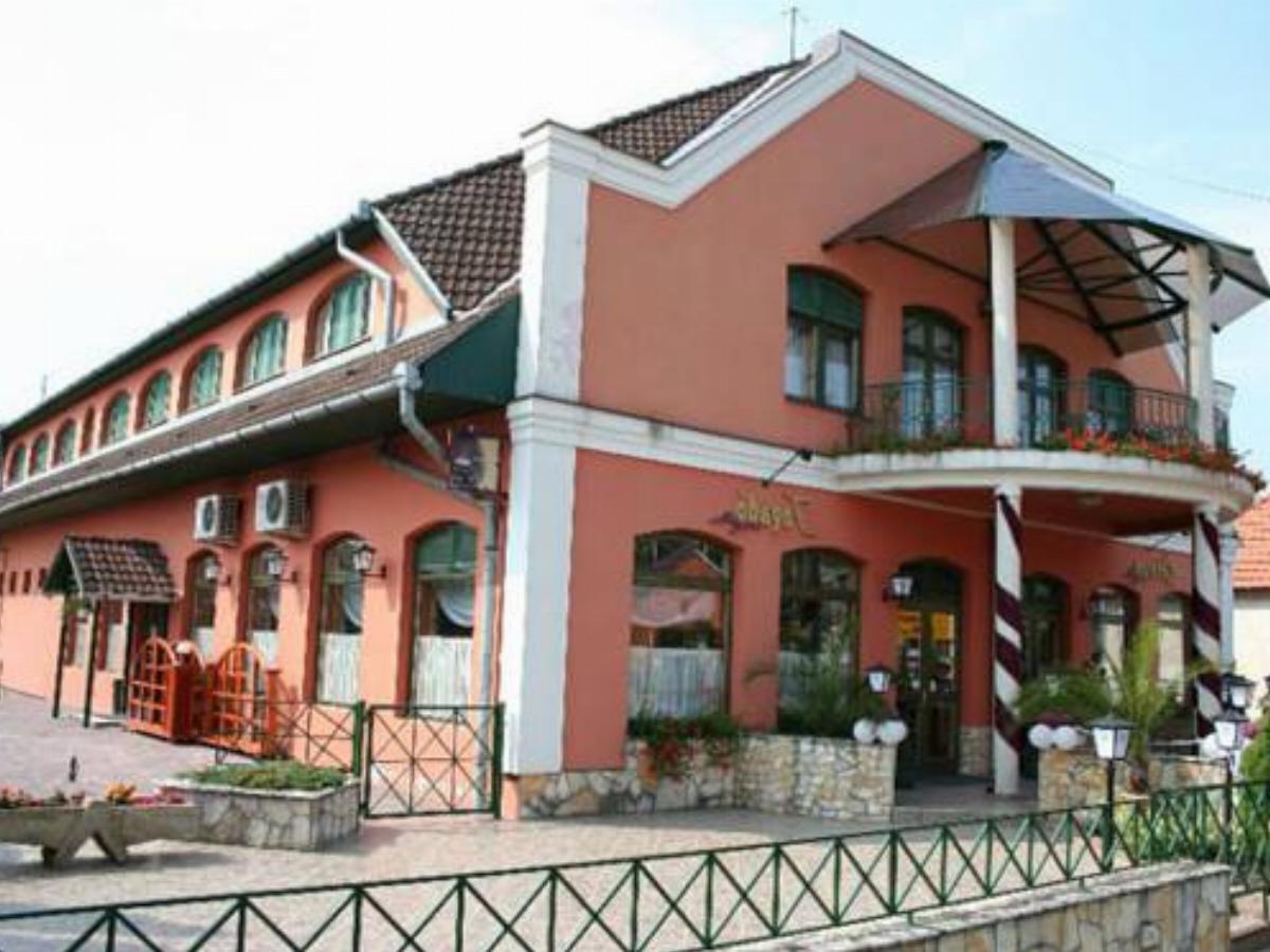 Arany Kakas Fogadó Hotel Pétervására Hungary