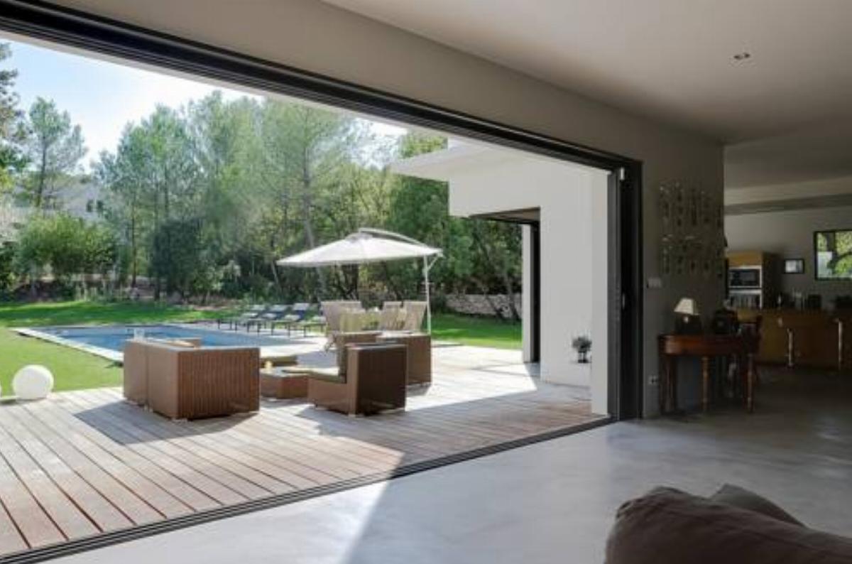 Architect-designed villa surrounded by nature Hotel Aix-en-Provence France