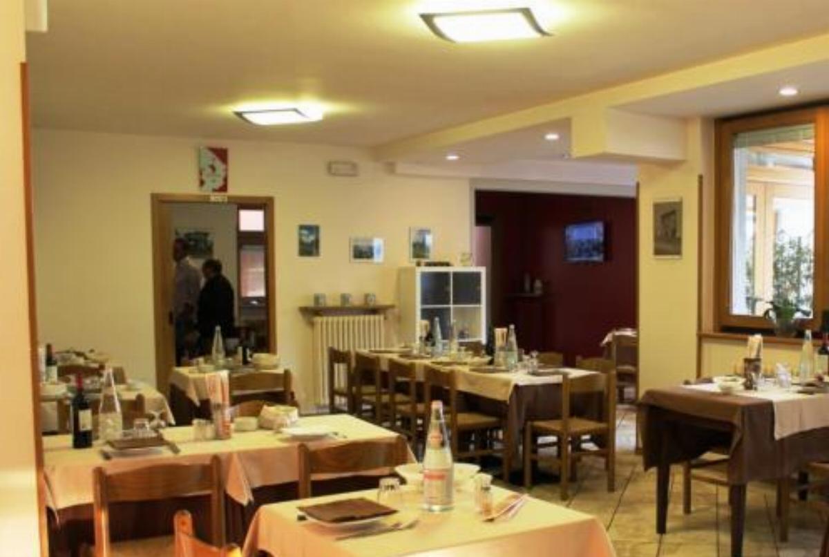 Bar Trattoria Colombina Affittacamere Hotel Bossico Italy