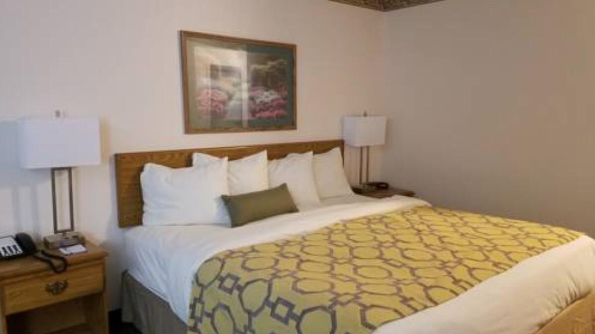 Baymont in & suites Hotel Limon USA