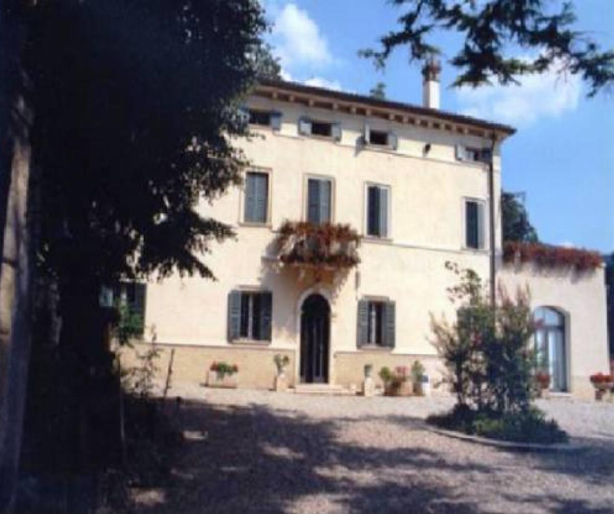 B&B Villa Monteleone Hotel SantʼAmbrogio di Valpolicella Italy