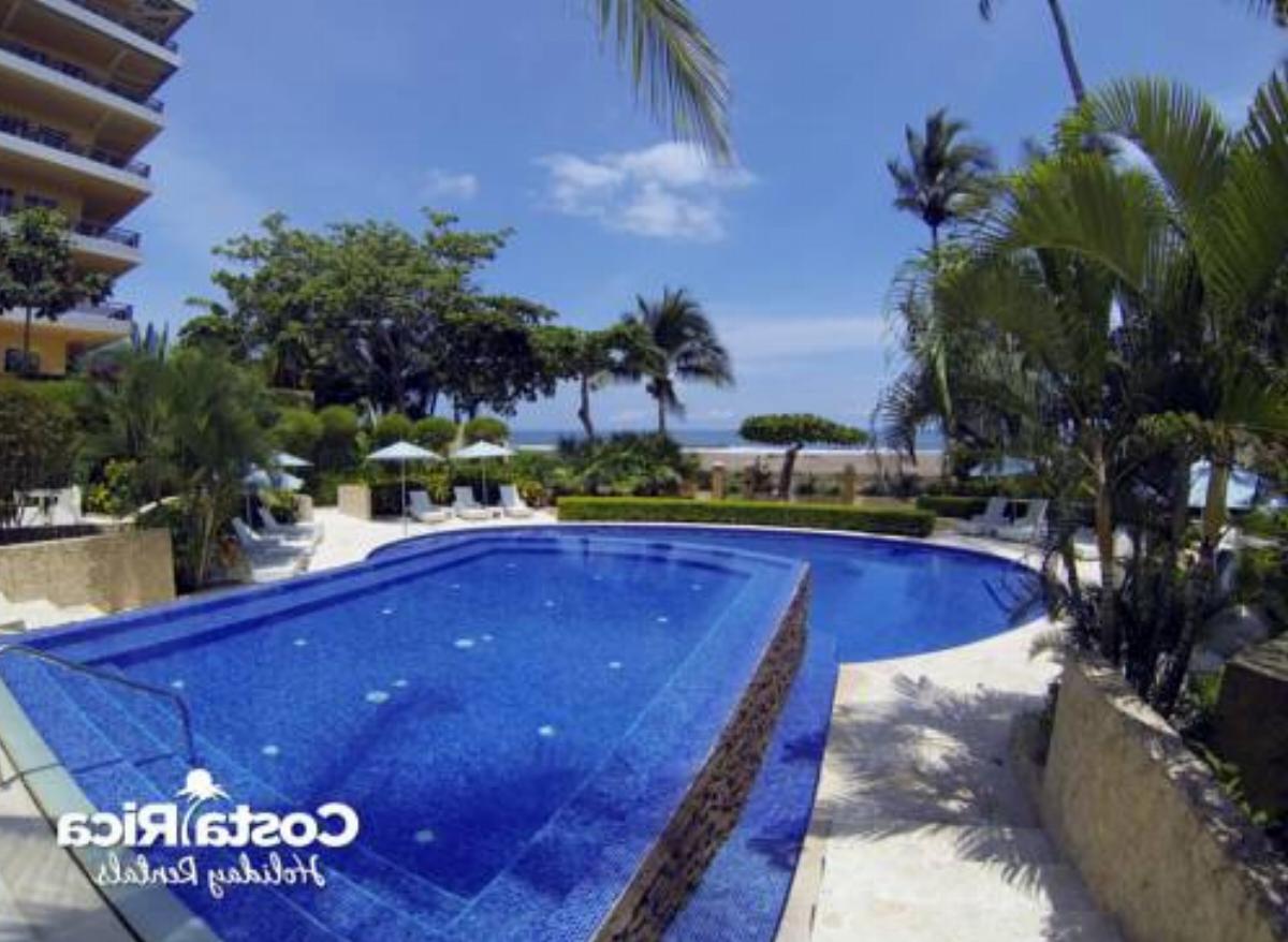 Beachfront pool, garden view - A501 Hotel Jacó Costa Rica