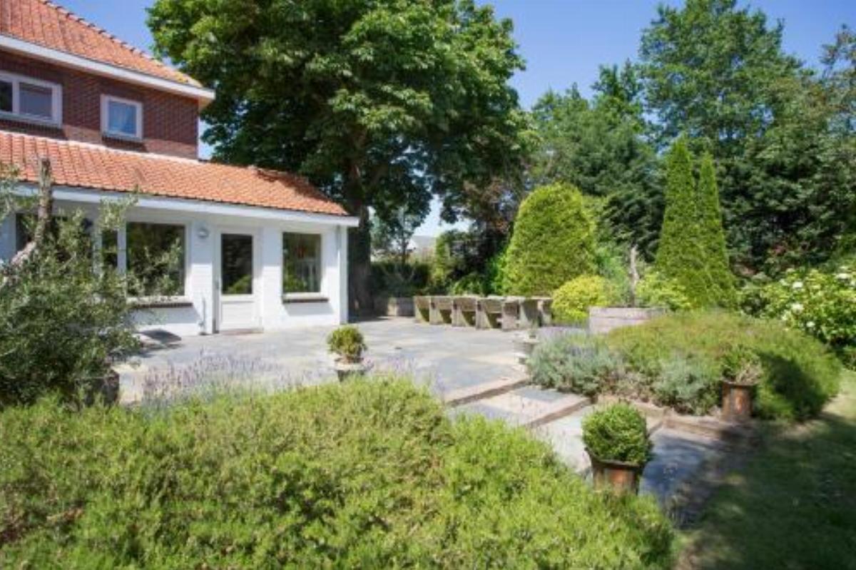 Beautiful Monumental Villa with Large Garden Hotel Lisse Netherlands