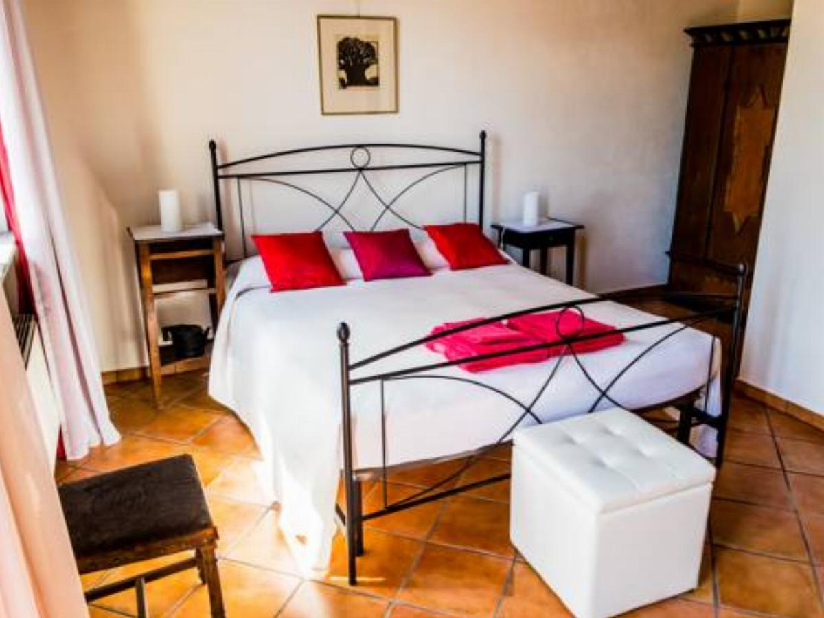 Bed and Breakfast Cascina Beccaris Hotel Costigliole dʼAsti Italy