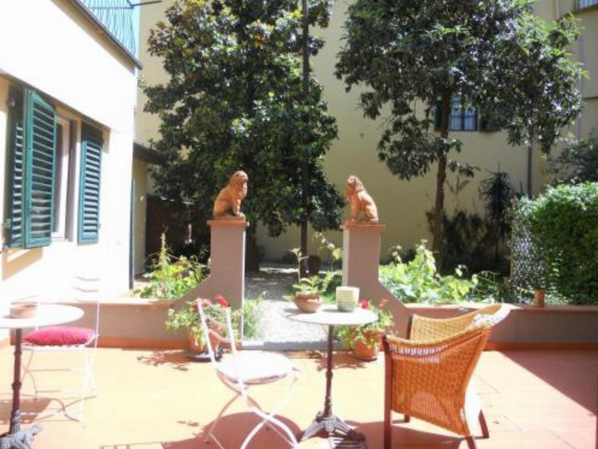 Bed and Breakfast I Due Leoni Hotel Florence Italy
