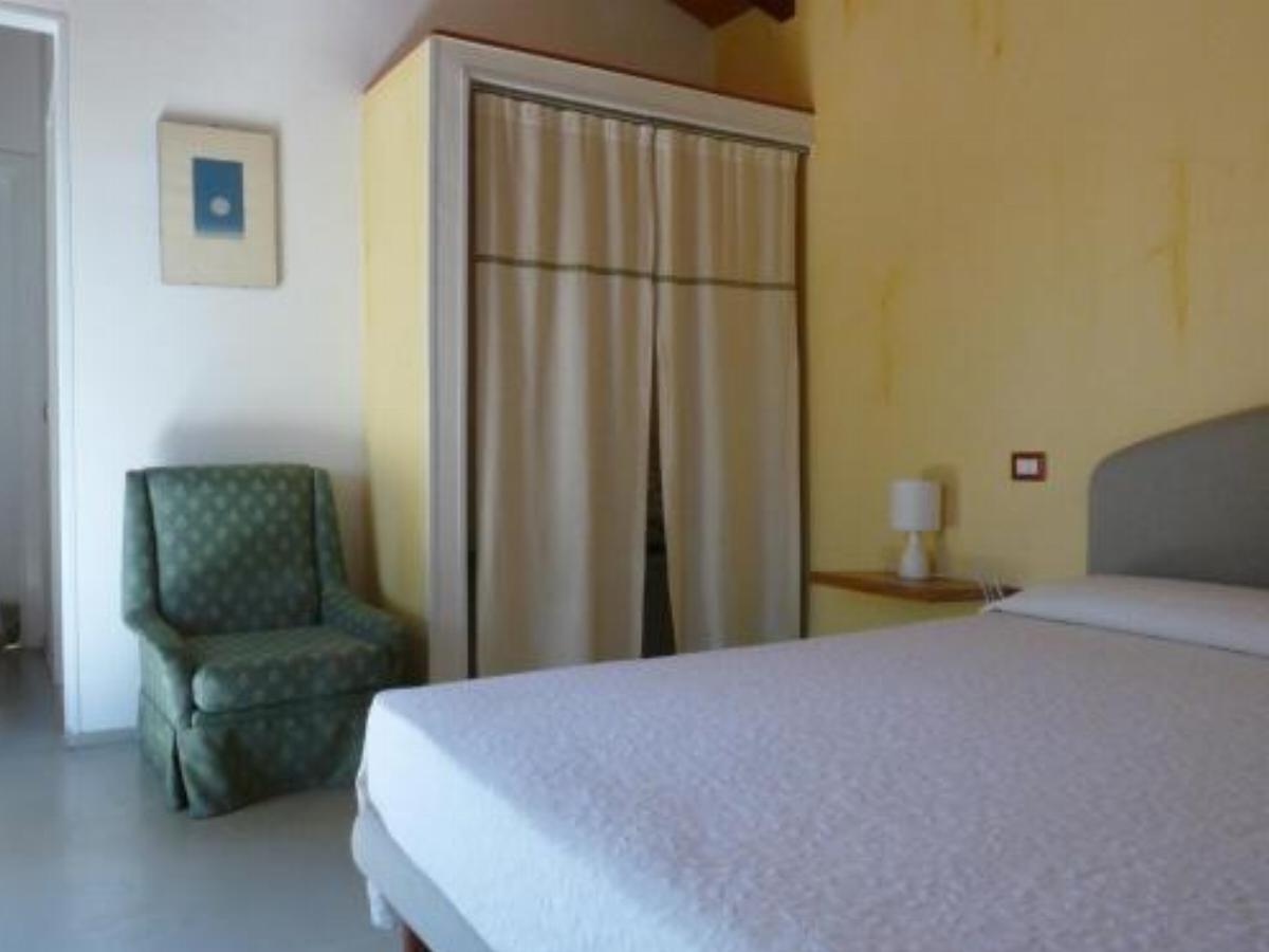 Bed and Breakfast La Scala Hotel Berchiddeddu Italy