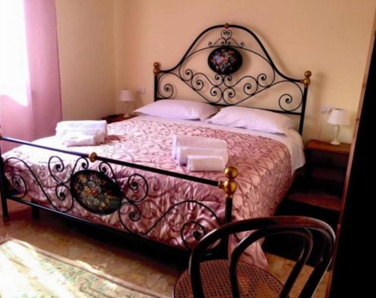 Bed & Breakfast La Casa Antica Hotel Macomer Italy