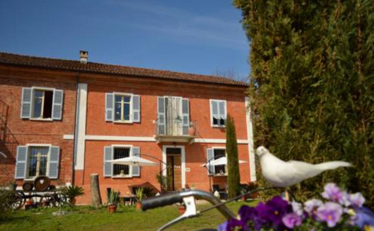 Bed & Tours Hotel Castelnuovo Belbo Italy