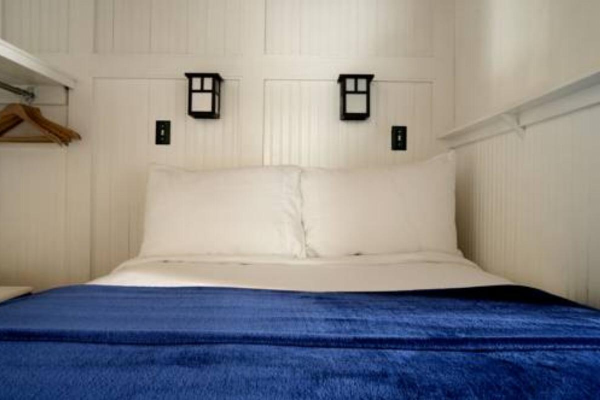 Blue Mountain Lodge Bed & Breakfast Hotel Banff Canada
