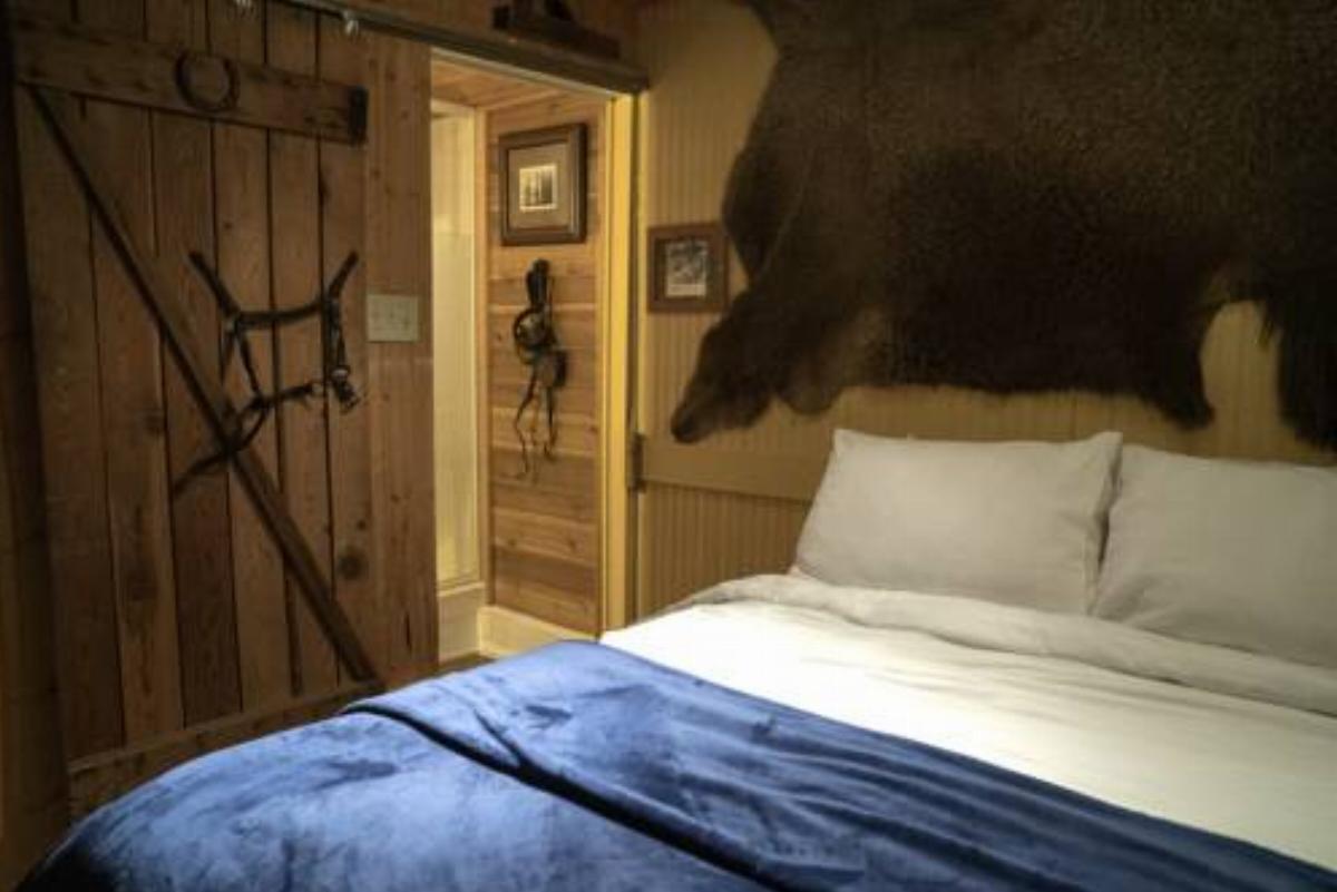 Blue Mountain Lodge Bed & Breakfast Hotel Banff Canada