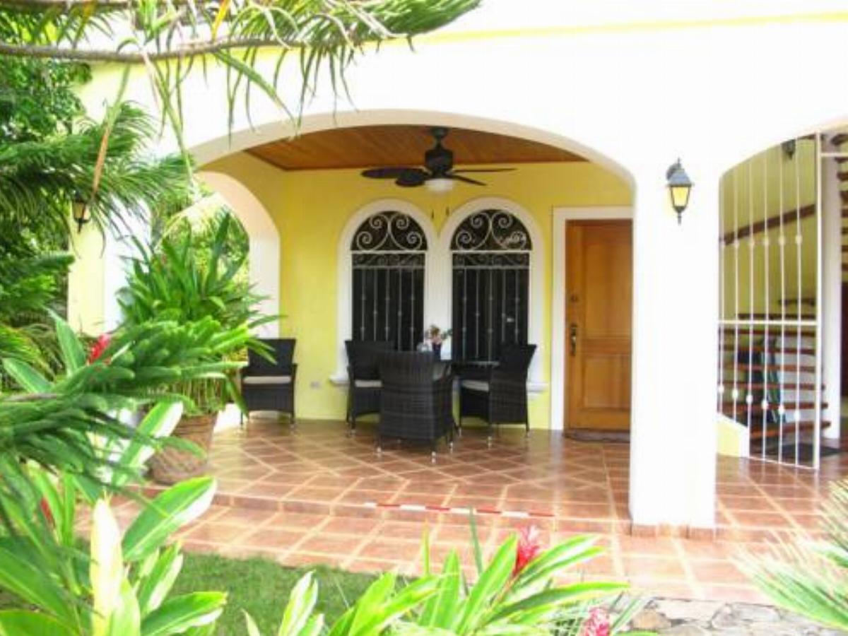 Casa Amarilla Hotel Esterillos Costa Rica